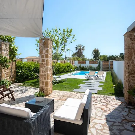 Issos Tatil Evi Línia