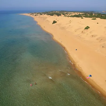 Nyaraló Issos